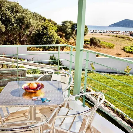 فيلة Aselinos Sleeps 6 With Pool Air Con And Wifi