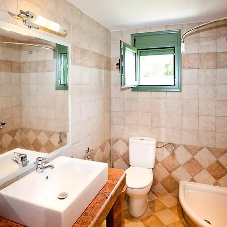 Aselinos Sleeps 6 With Pool Air Con And Wifi فيلة *