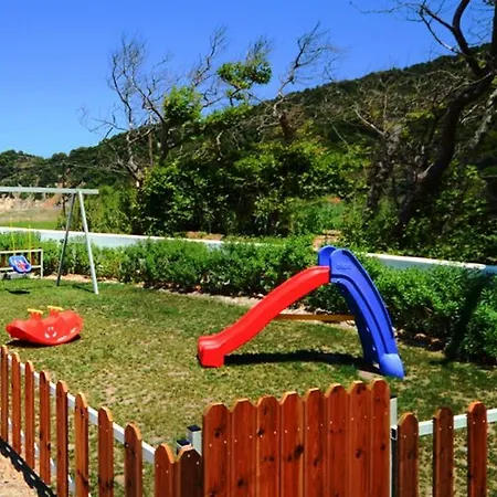Aselinos Sleeps 6 With Pool Air Con And Wifi