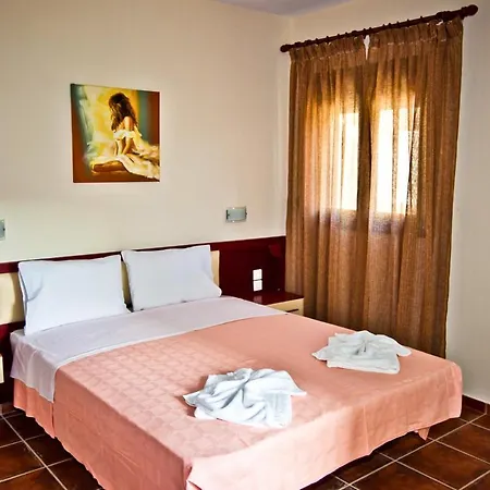Aselinos Sleeps 6 With Pool Air Con And Wifi