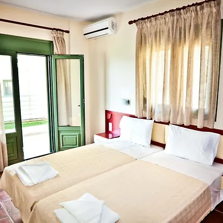 Aselinos Sleeps 6 With Pool Air Con And Wifi فيلة ترولو